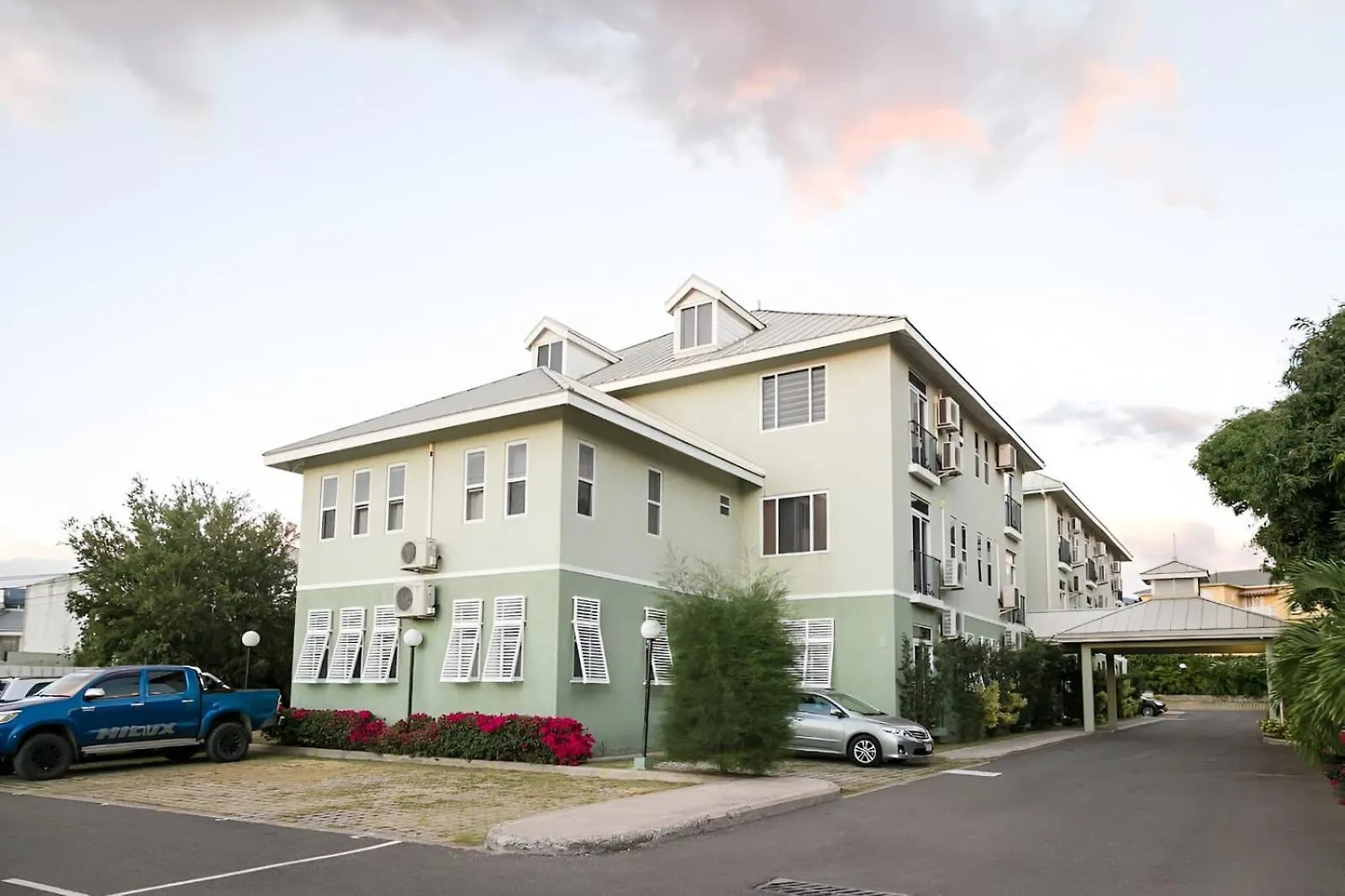 1-Bed Smart Access Condo Near Bob Marley Museum Κίνγκστον